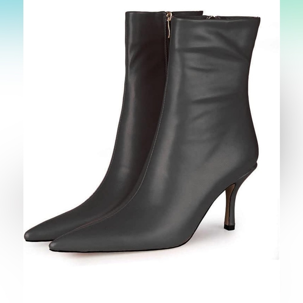 Trendy Booties Chic Pointed Toe Side Zip 3IN Stiletto High Heels Size: 8 Black